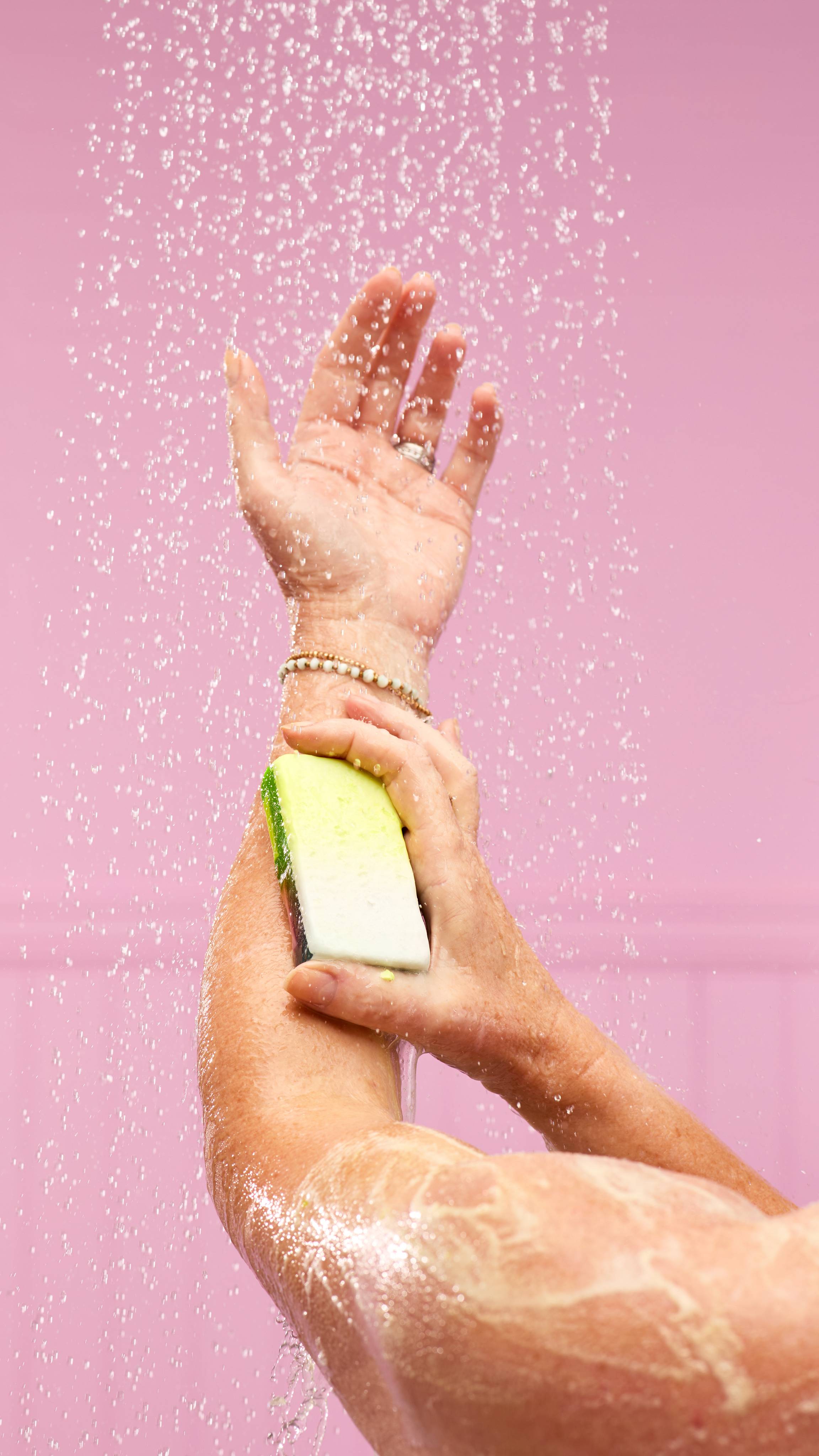 B14F5DBD-B8CD-4293-C999-A48F7E7AB31A